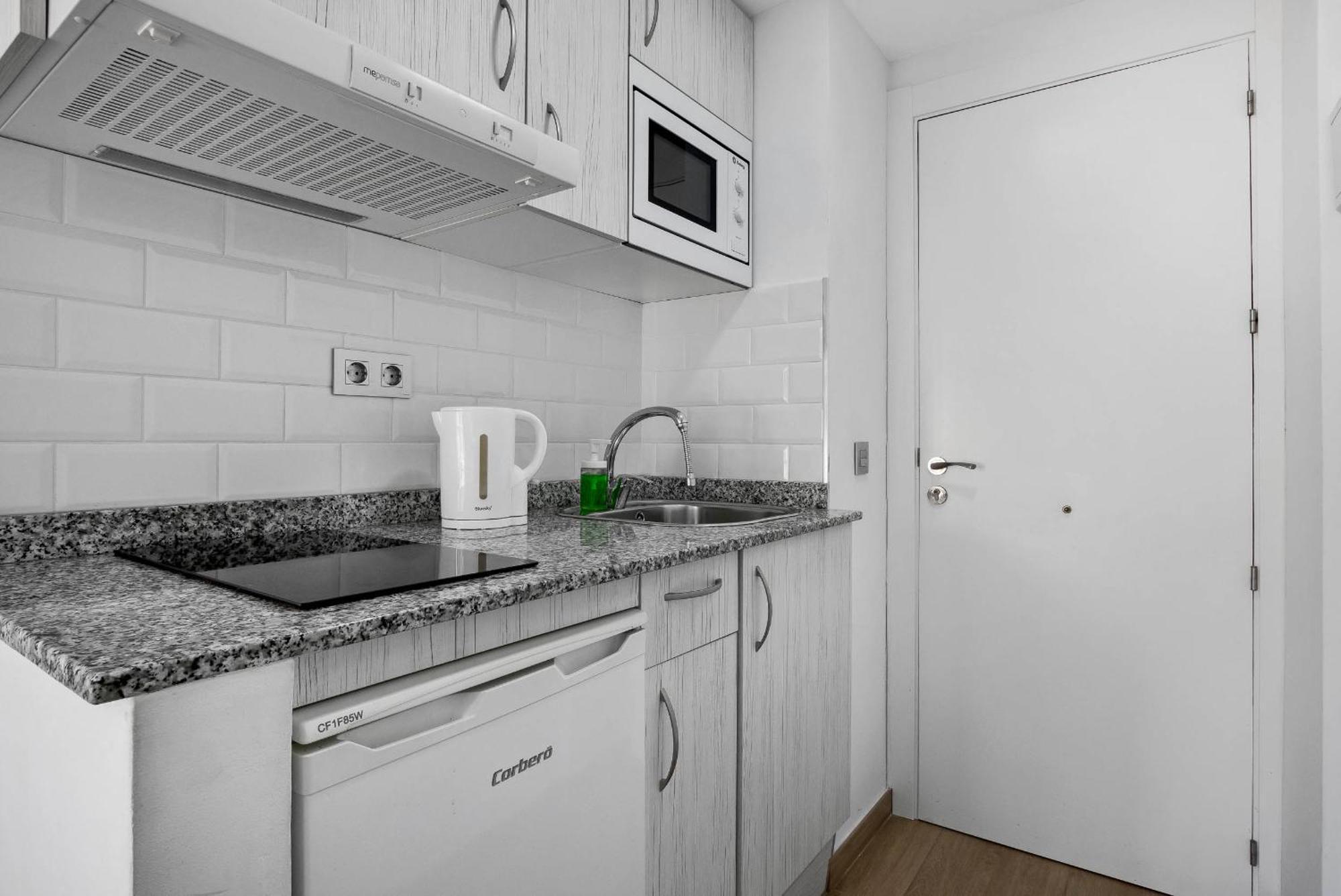 Carihuela Palace 417 By Ivi Real Estate Torremolinos Eksteriør bilde